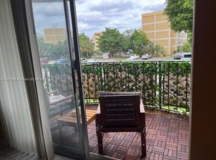 9310 Fontainebleau Blvd APT 210, Miami, FL 33172