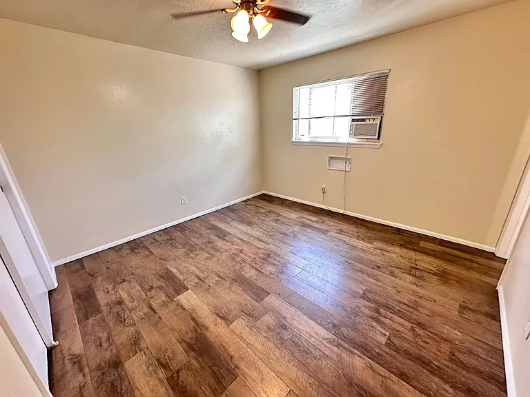 501 Texas Street NE — Photo 12