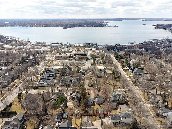 2nd image of 617 Park St E