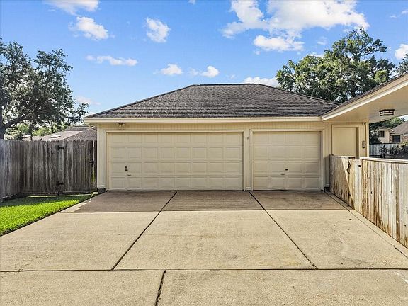 4th image of 11807 Mighty Redwood Dr