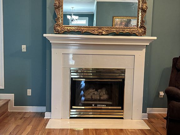 3rd image of 728 W Main St