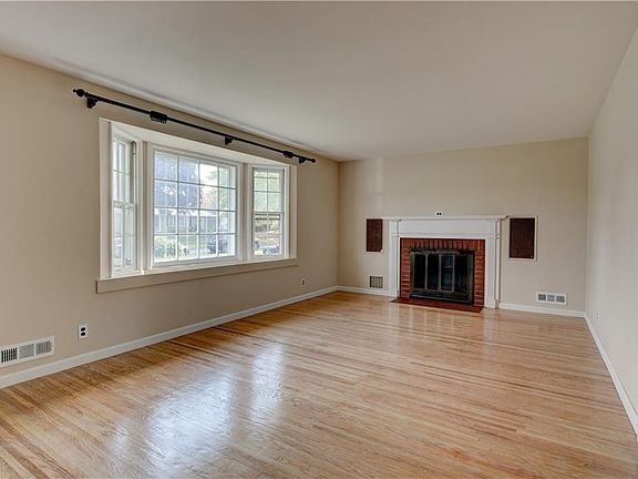 3rd image of 227 Ripplewood Dr