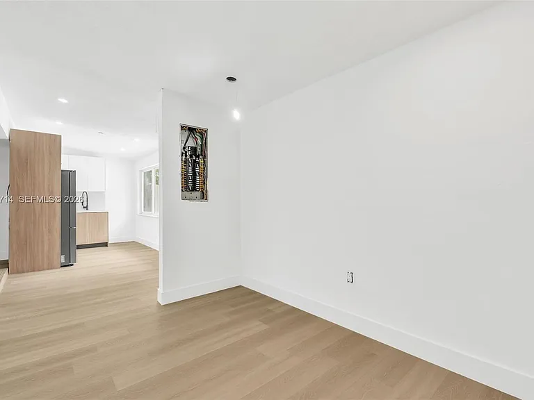 1611 NE 50th Ct #3 — Photo 13