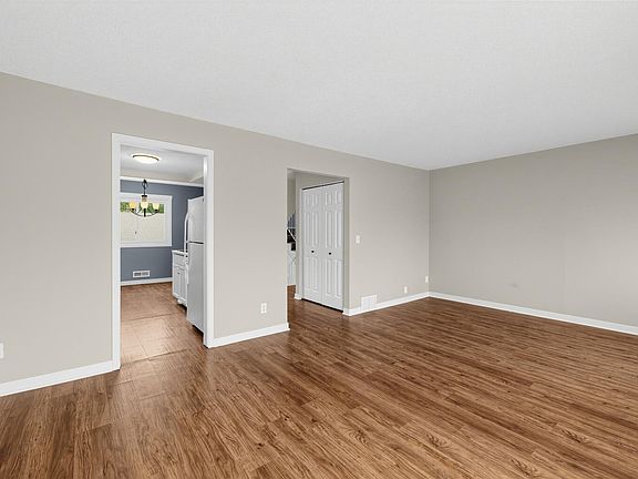4th image of 7509 Whitney Dr