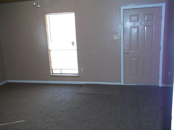 3rd image of 4015 Nassau St