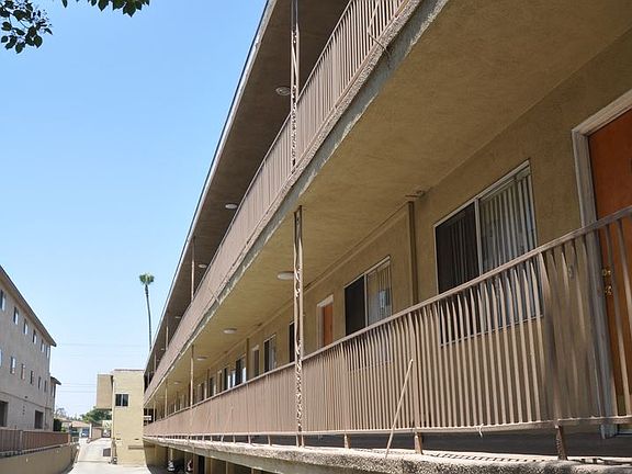 4th image of 13414 Doty Ave APT 18