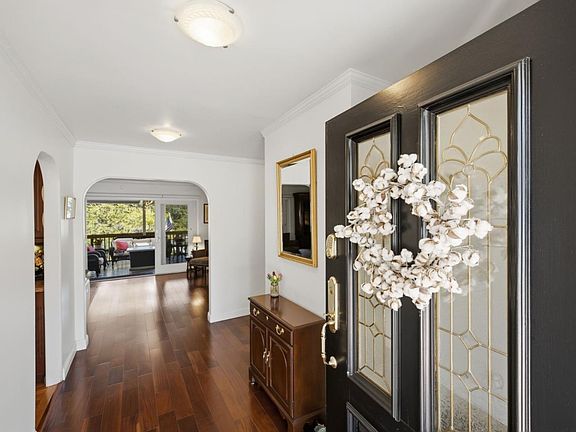 5th image of 515 Prospect St