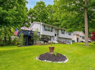 12 Pond Pl, Beacon, NY 12508