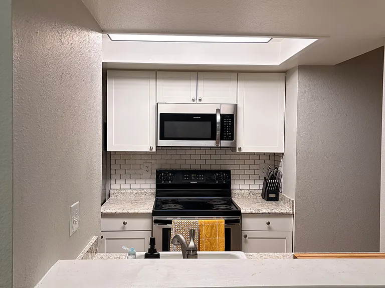 14635 NE 32nd St #D205 — Photo 2