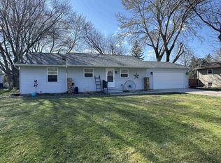 N8630 Arcade Glen Rd, Ripon, WI 54971