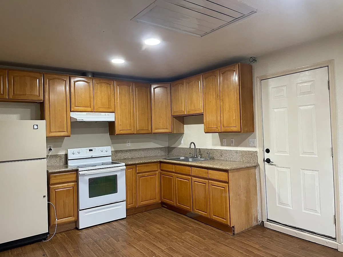 Building Photo - 9401 Fruitridge Rd #1