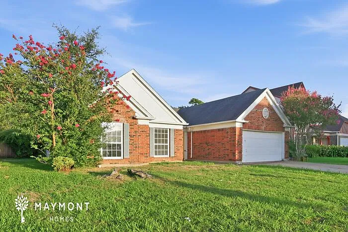3 bed, 2.0 bath, 1654 sqft, $1,995 — Photo 2