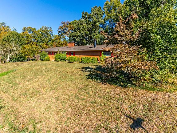 4th image of 2935 Mary Dr