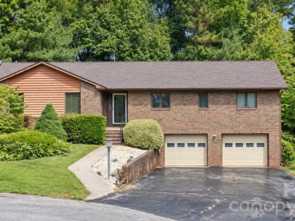 6 Daniel Dr, Fletcher, NC 28732