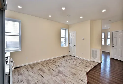 181 Bergen Tpke Photo 1