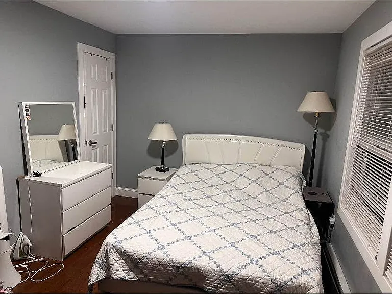 35-36 Williamsburg Dr — Photo 3