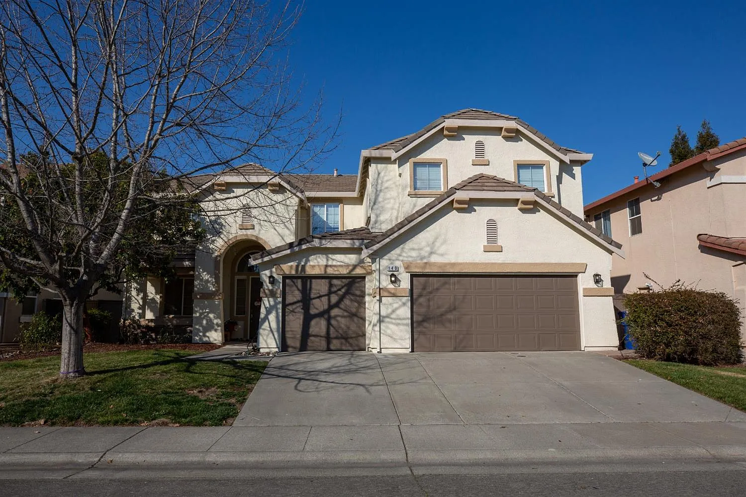 140 Menard Cir photo 1