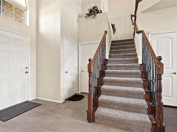 5th image of 2308 Jonathan Creek Dr