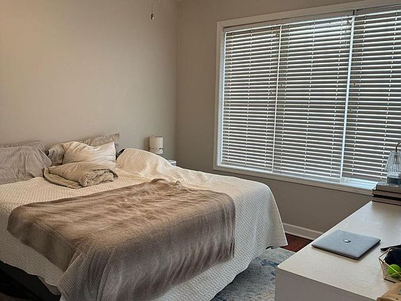 4th image of 2650 N Halsted St APT 3