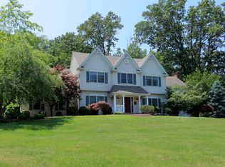 2 Yard Ct, Flemington, NJ 08822