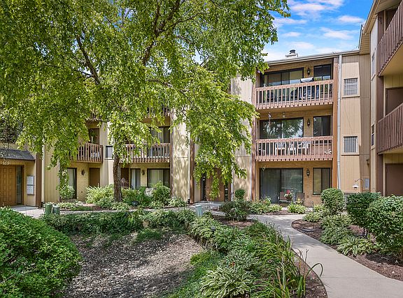 2nd image of 123 Olesen Dr Unit 3-L