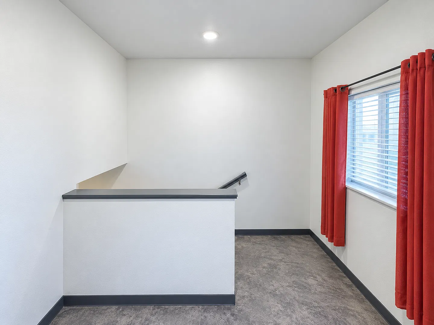 385 Clinton Ave — Photo 4