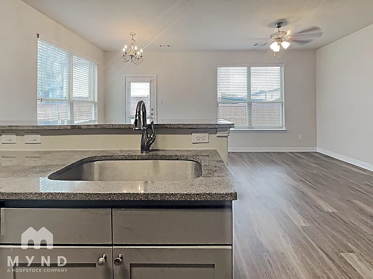 101 Peach St #1 — Photo 3