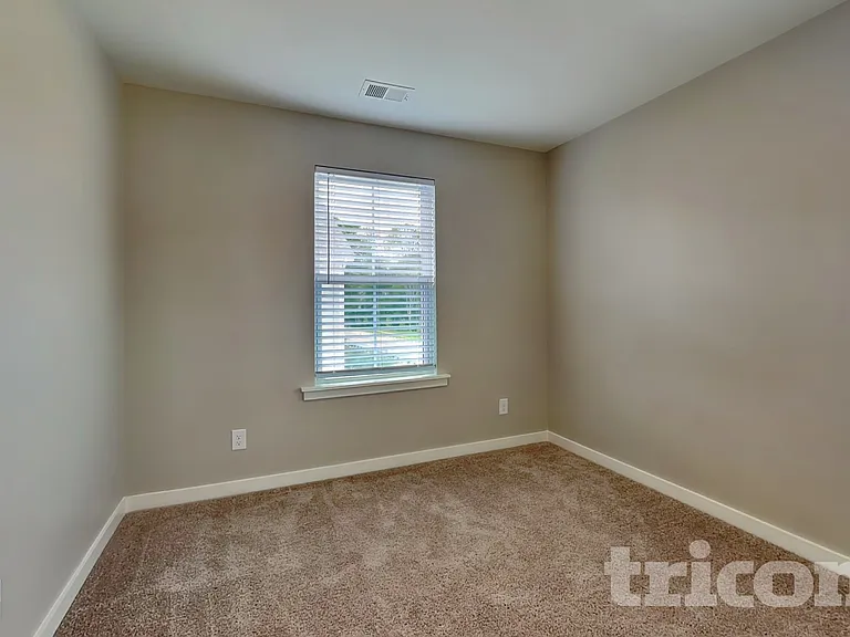 13869 Hill St — Photo 13