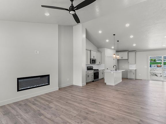 Finished home photos are representational images only. See sales agent for details.