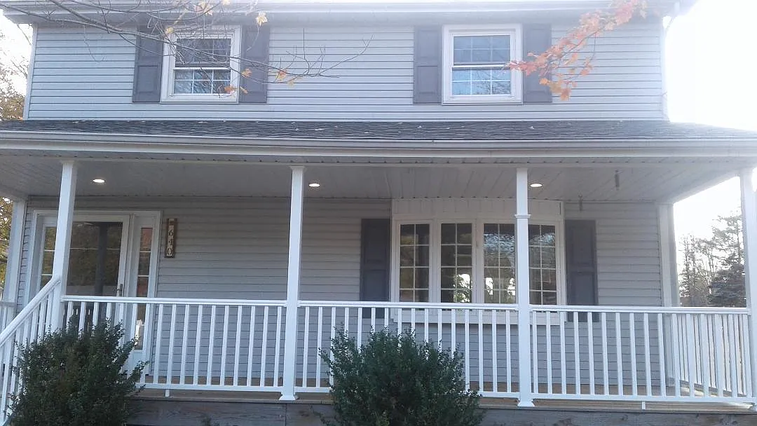 640 East St photo 1