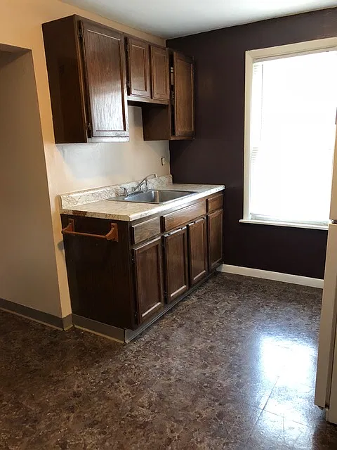 2 bed, 750 sqft, $1,050 — Photo 3