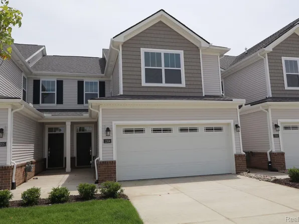 1204 Salt Springs Dr, Saline, MI 48176
