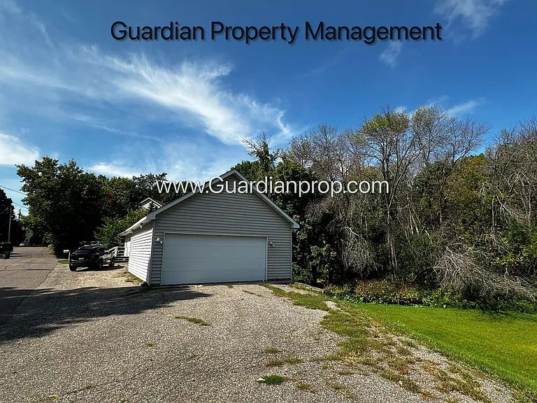 4104 Highwood Rd — Photo 2
