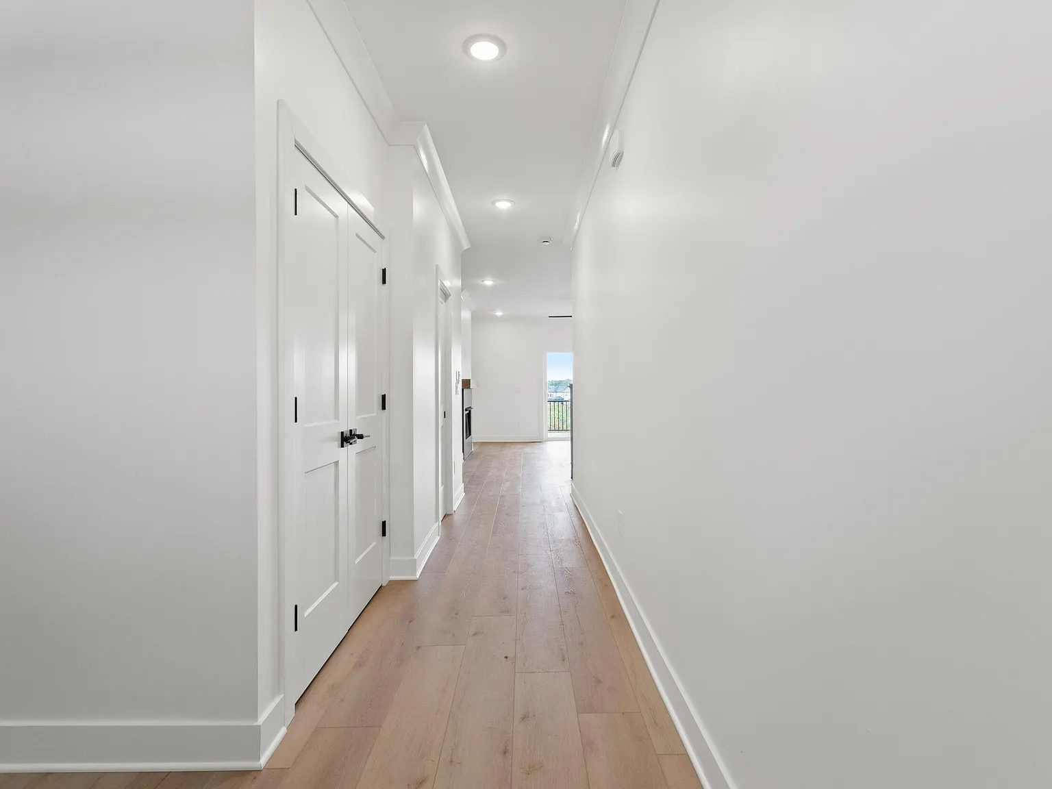 4 bed, 3.5 bath, 2660 sqft, $2,800 — Photo 4