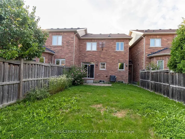 128 Holmes Cres — Photo 31