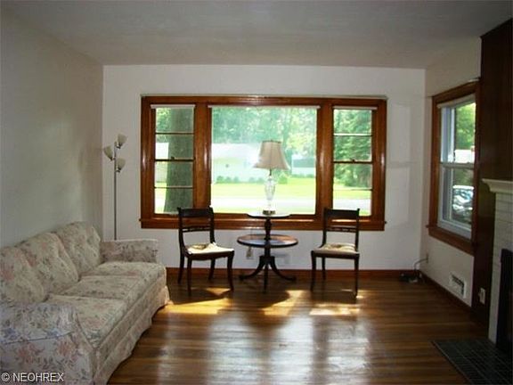 3rd image of 184 Curtis Dr