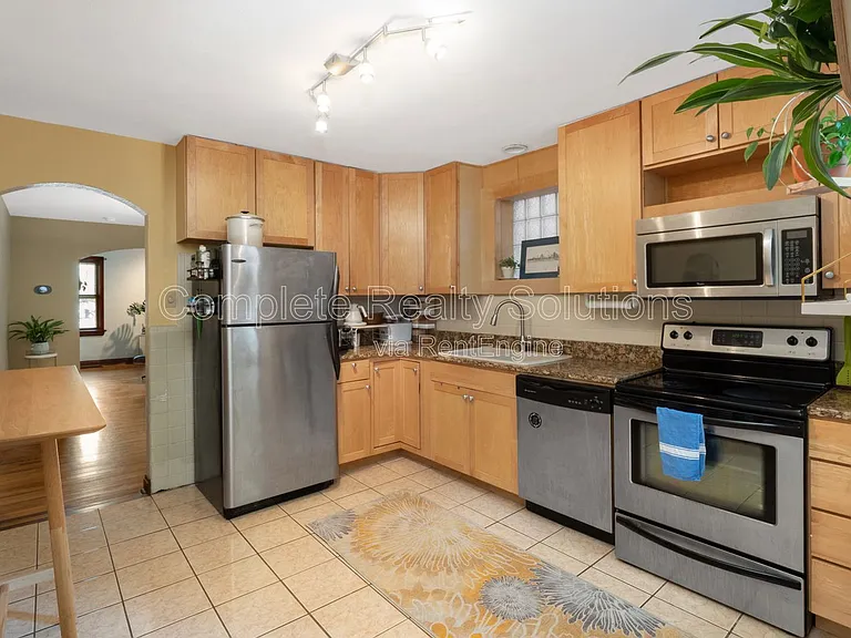2164 Lafayette Ave — Photo 13