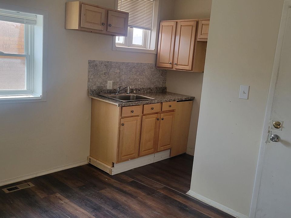 1st image of 900 Chauncey Ave Unit A