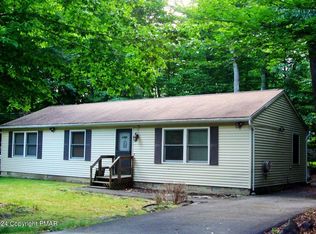 8870 Chipmunk Ln, Tobyhanna, PA
