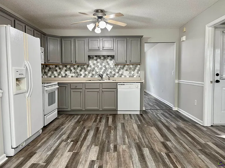 321 Deerfield Cir — Photo 7