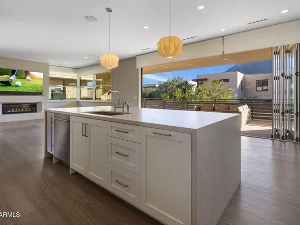 5541 E STELLA Lane, Paradise Valley, AZ 85253