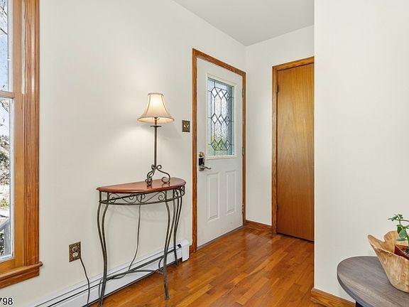 5th image of 25 Hope Rd