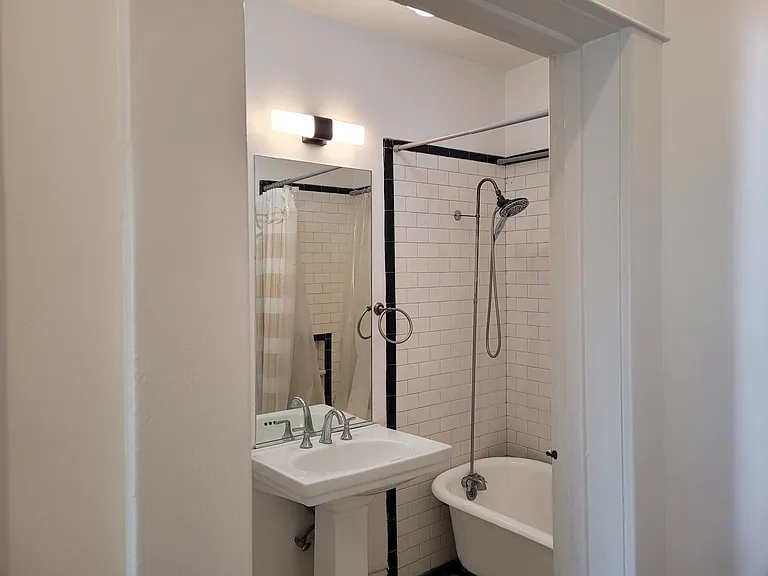 836 N Lafayette Park Pl #3 — Photo 8