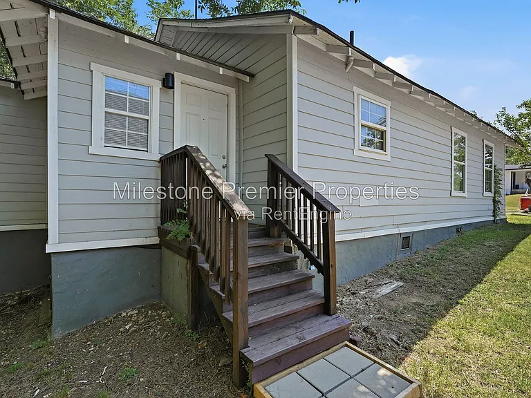 215 W Walker St — Photo 22