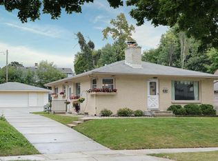 9458 W Mitchell St, West Allis, WI 53214