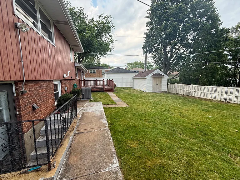 17305 Overhill Ave — Photo 26