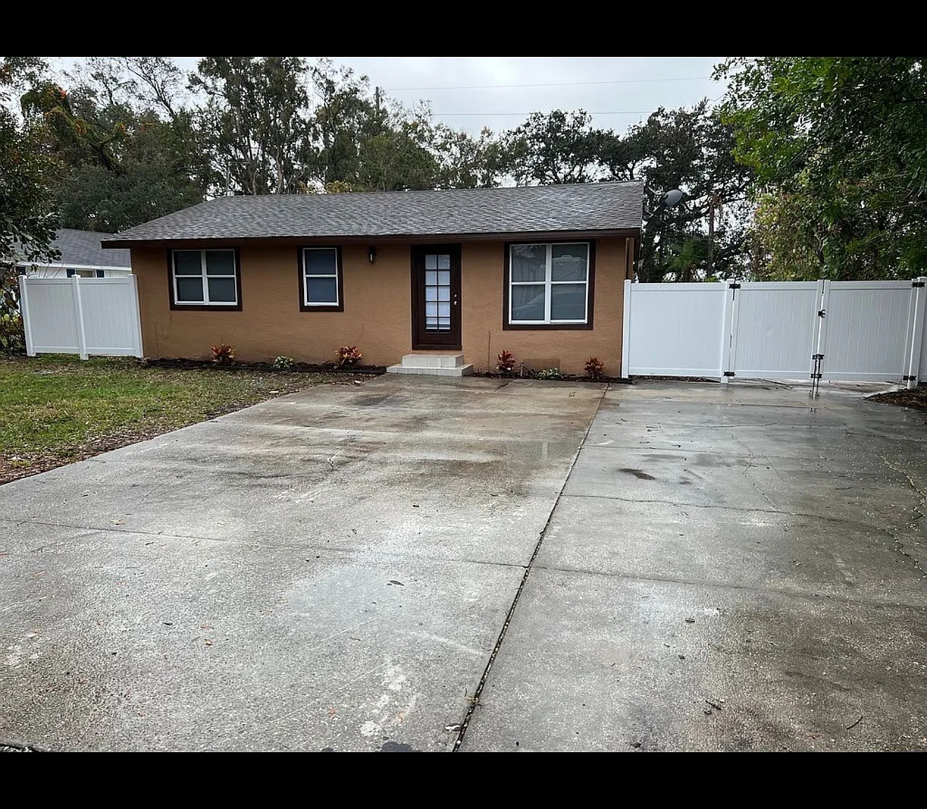 3 bed, 1400 sqft, $2,200 — Photo 3