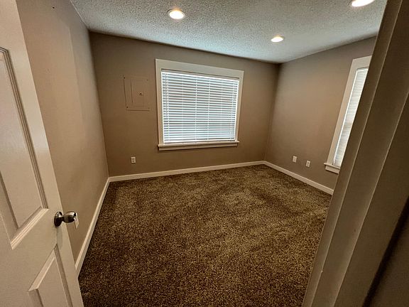 5th image of 11109 C St S