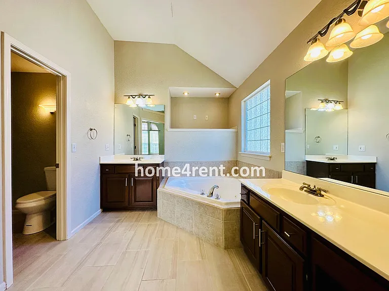 14236 W 153rd St — Photo 18