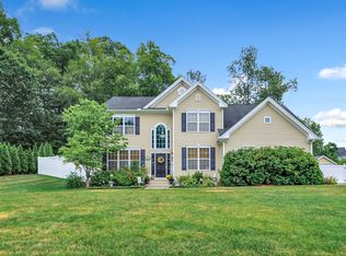 5 Forest Hollow Rd, Seymour, CT 06483